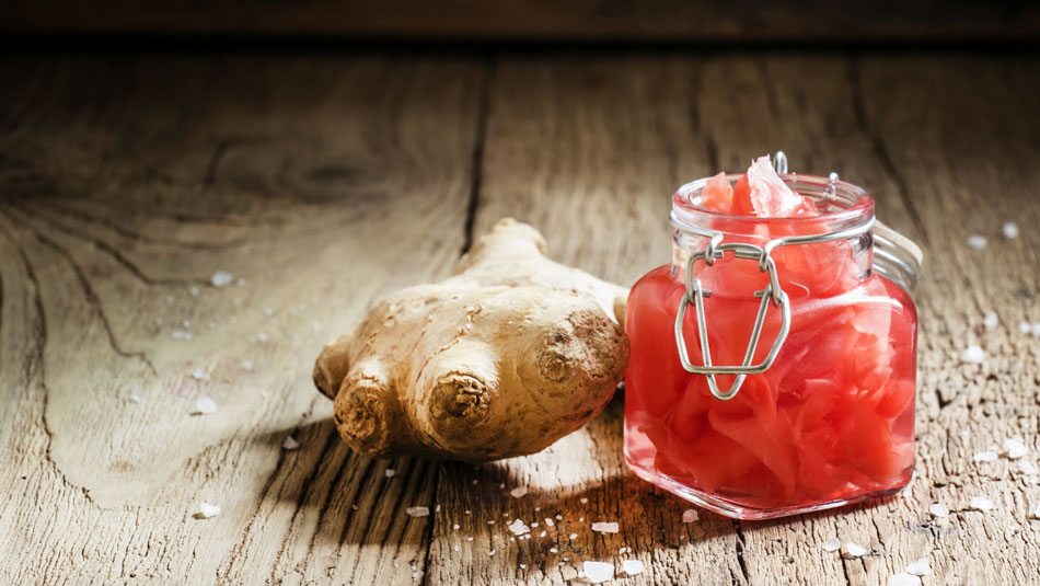 Рецепт морковного салата с маринованным имбирем и яблоками