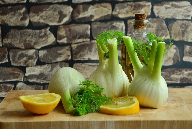 Теплый салат с фенхелем, картошкой и кальмарами